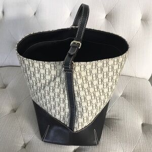 Authentic Carolina Herrera bag CH Carolina Herrera CH Carolina Herrera shoulder